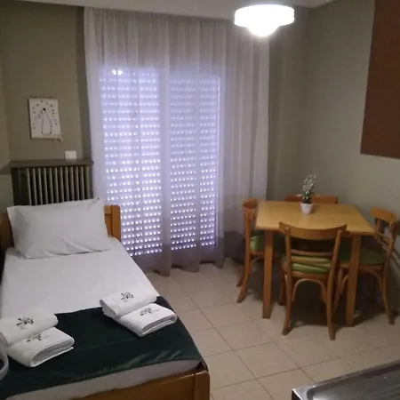 Family-elia Paralia Dionisiou